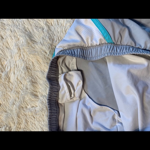 OLD NAVY Active Shorts - Gray White and Blue, Med. - Picture 3 of 6